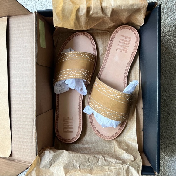 Frye Ava Woodstock Slide - Picture 3 of 10